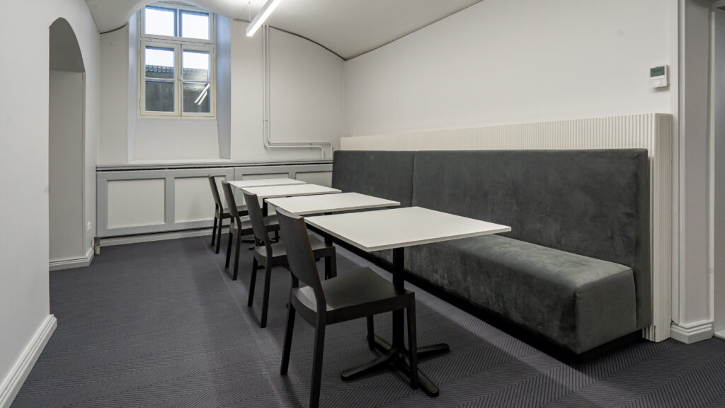 Valgete laudadega puhkenurk